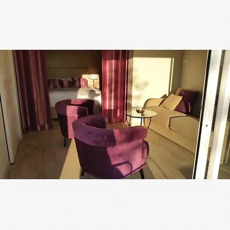 Maison De Jade Apartment *